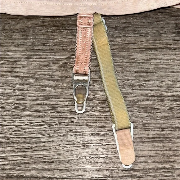 SPANX Assets Red Hot Label Shaping Camisole w/ Garter Straps Nude Lace Size L - Picture 7 of 10